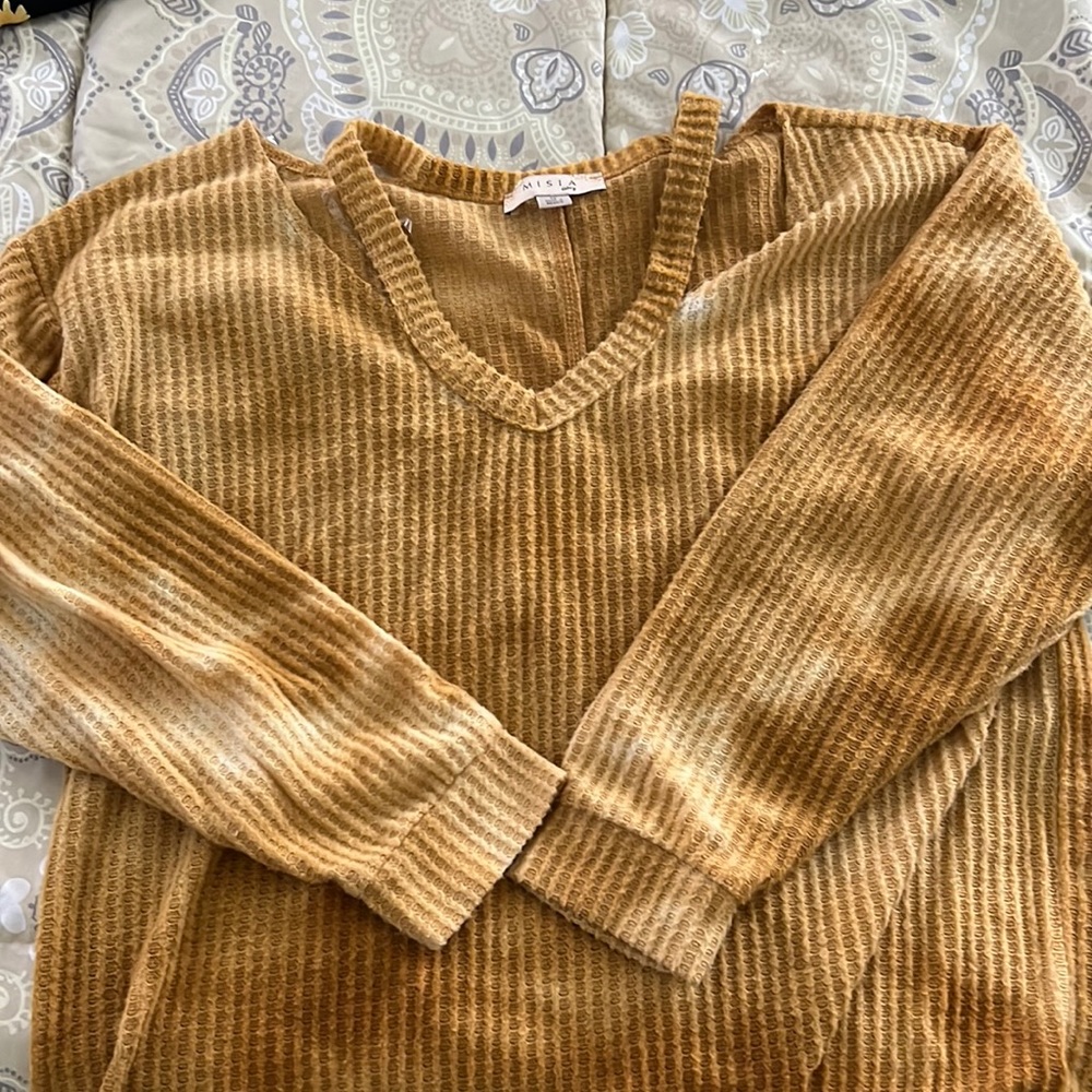 Yellow tyedyed long sleeve cropped neckline